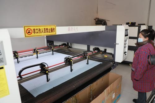 營里鎮(zhèn) 工廠建到家門口 動漫科技致富路越走越寬